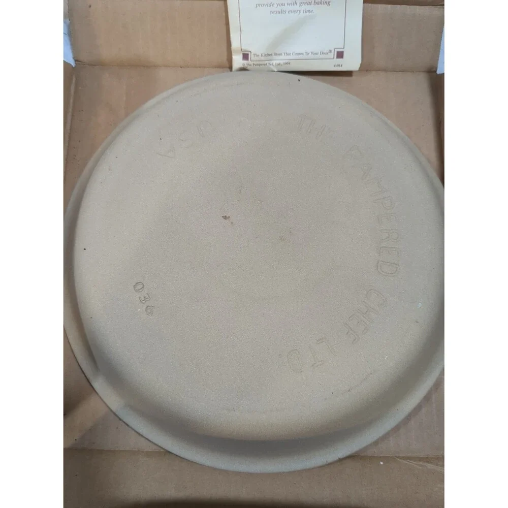 Vintage new in box 9-in stoneware pie plate pampered chef kitchen baking
